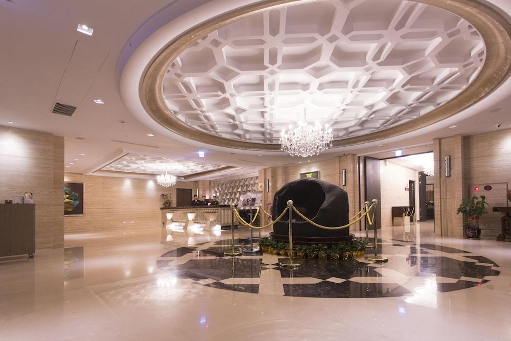Grand City Hotel Fengyuan Exterior photo