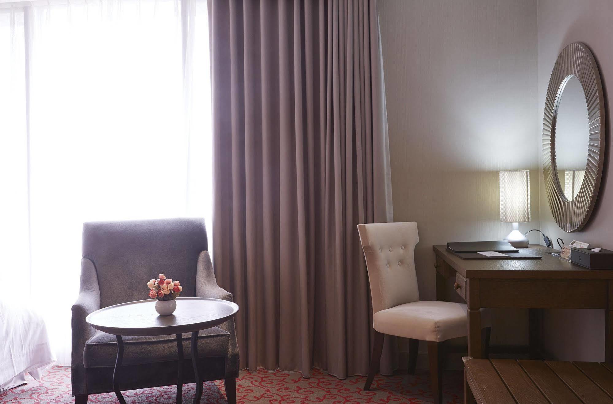 Grand City Hotel Fengyuan Exterior photo